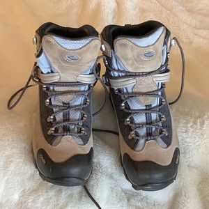 OBOZ ‘be dry’ hiking shoes